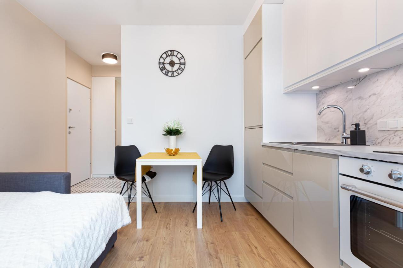 Mokotow Business Center Apartments By Noclegi Renters Varsóvia Exterior foto